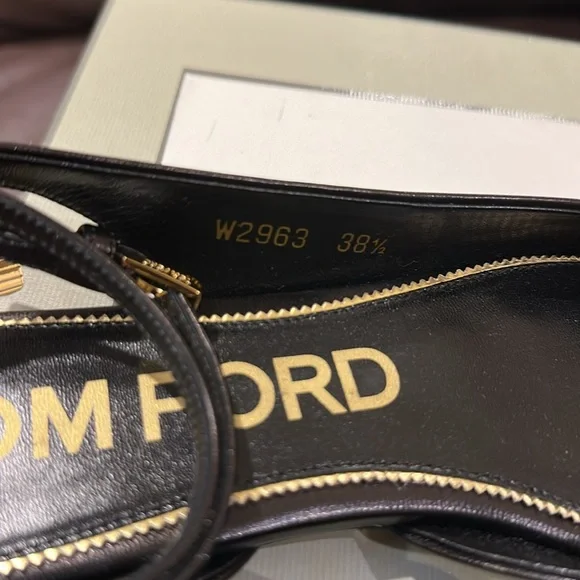 Tom Ford Black Leather Pointed Heels - Picture 3 of 5